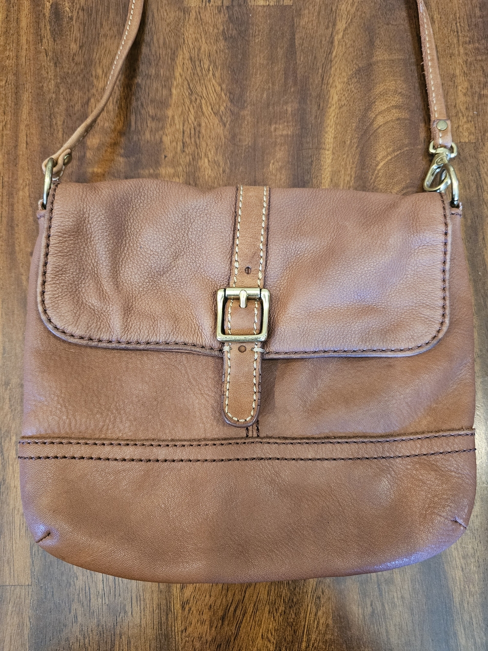 Vintage Fossil pebble leather flap crossbody bag Read Description